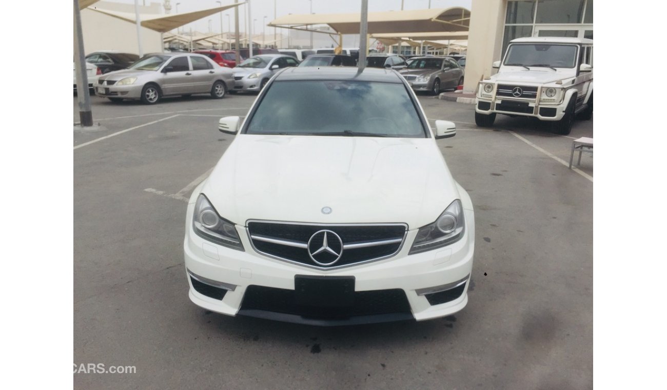 مرسيدس بنز C 63 AMG مرسيدس C63AMG موديل 2012 السياره حاله الوكاله من الداخل والخارج فل اوبشن صبغه الوكاله