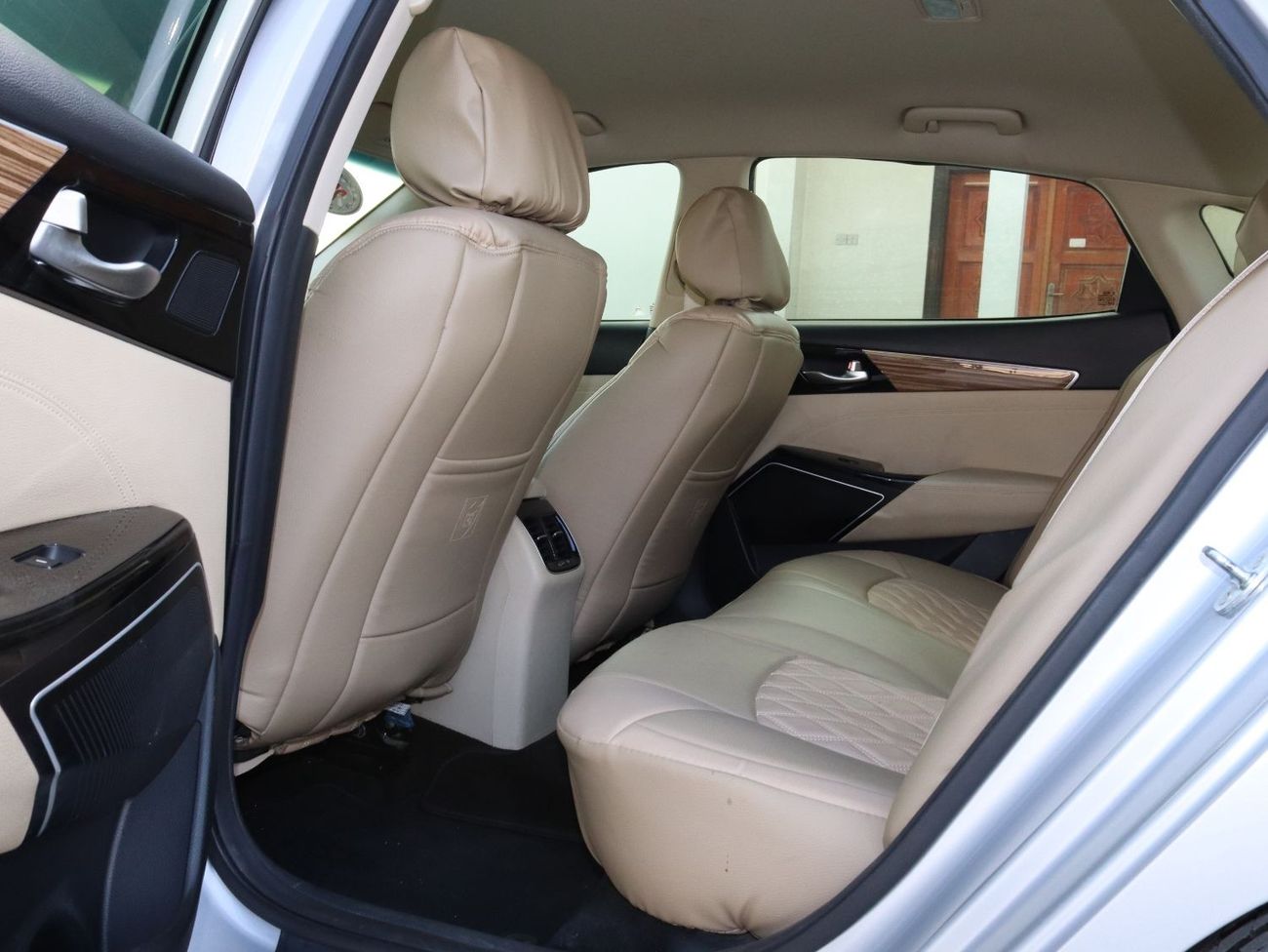 كيا كادنزا 2020 كيا كادينزا LX (YG)، سيدان ذات 4 أبواب، 3.3 لتر 6 سلندر، بنزين، أوتوماتيكية، دفع أمامي