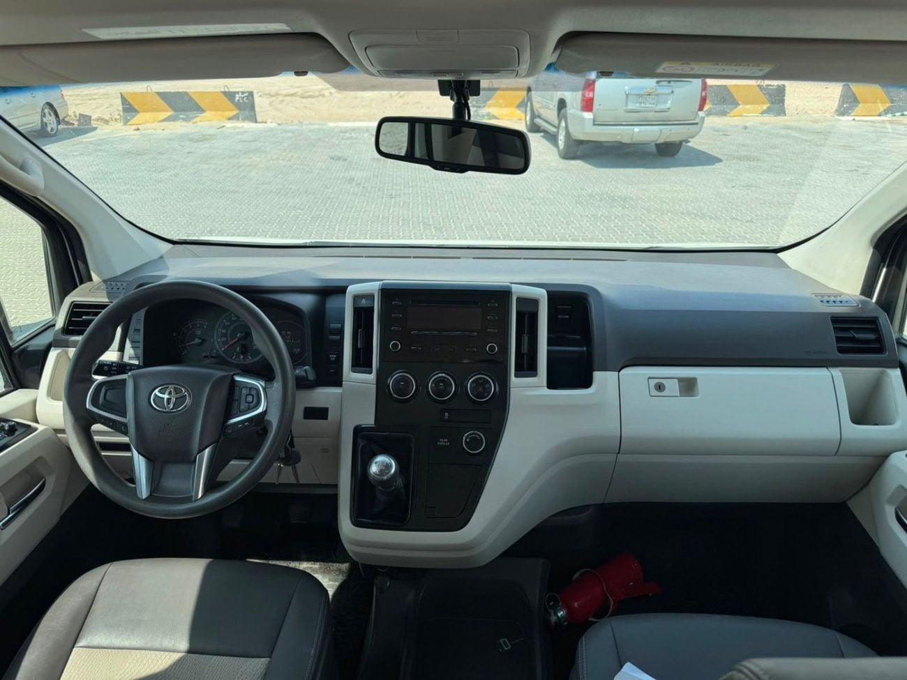 Toyota Hiace DLS - STD ROOF
