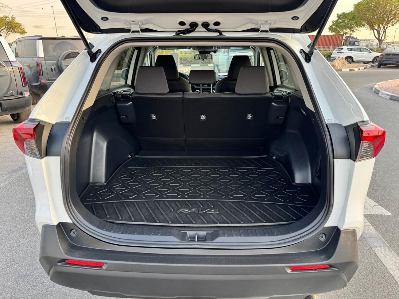 Toyota RAV4 LE