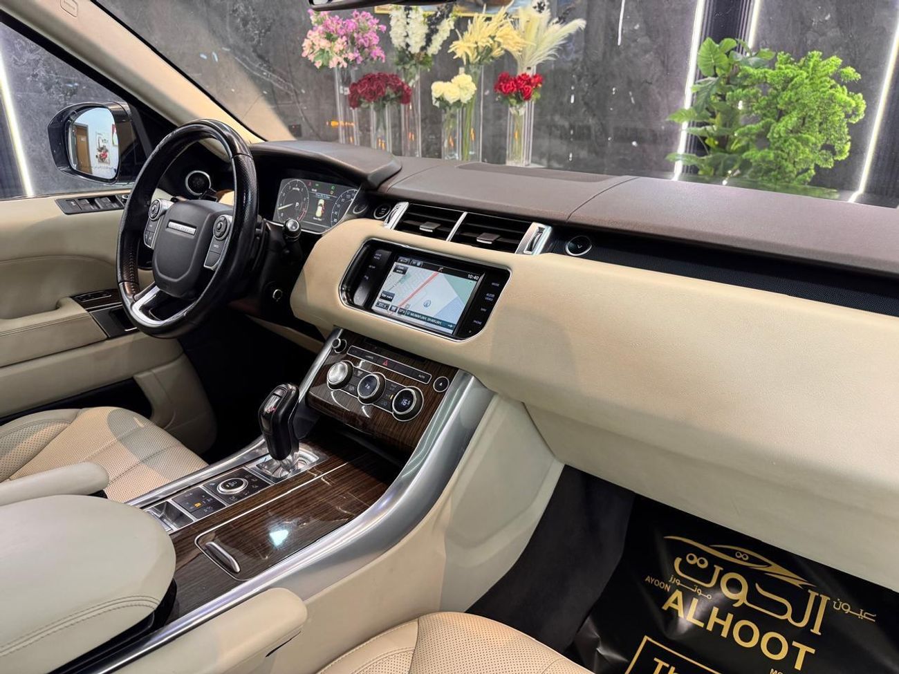 Land Rover Range Rover Sport Supercharged 5.0L ICONIC RANGE ROVER SPORT || STYLISH AND VERSATILE || GCC || PERFECT CONDITIONS ||