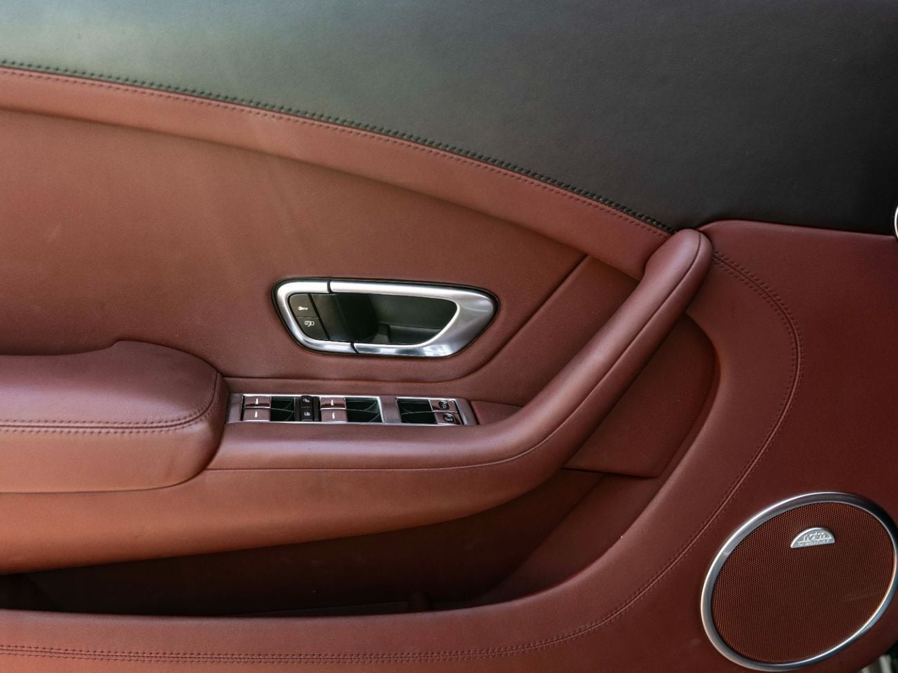 بنتلي كونتيننتال جي تي V8 S Coupe