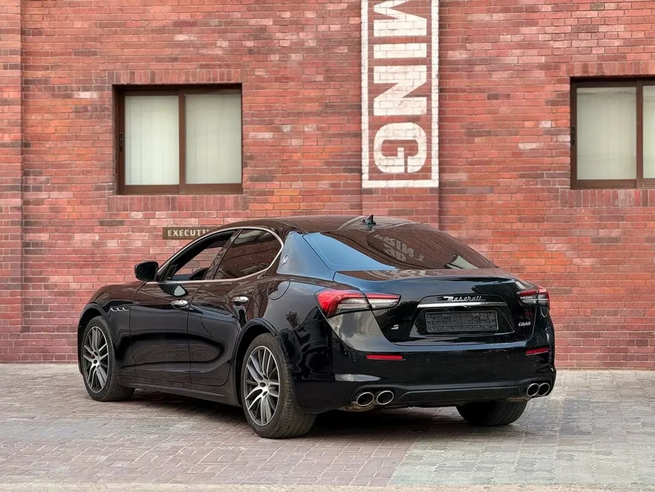 مازيراتي جيبلي GranLusso 3.0L