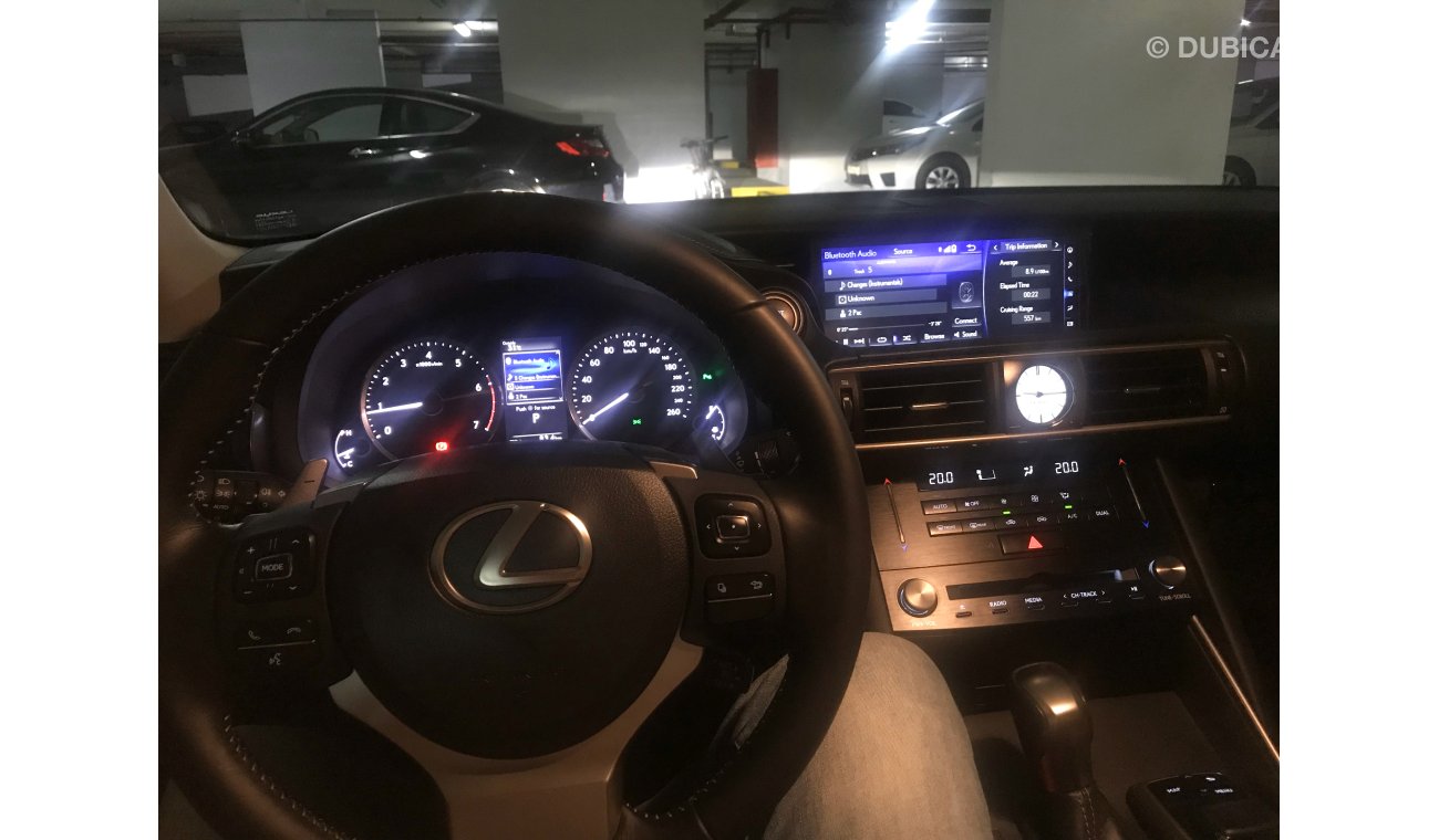 Lexus IS300 Premiere