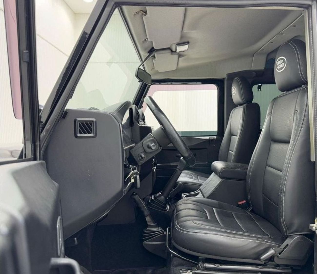 Land Rover Defender 2010 Land Rover Defender 90, Manual Transmission, VIP Seats, Excellent Condition