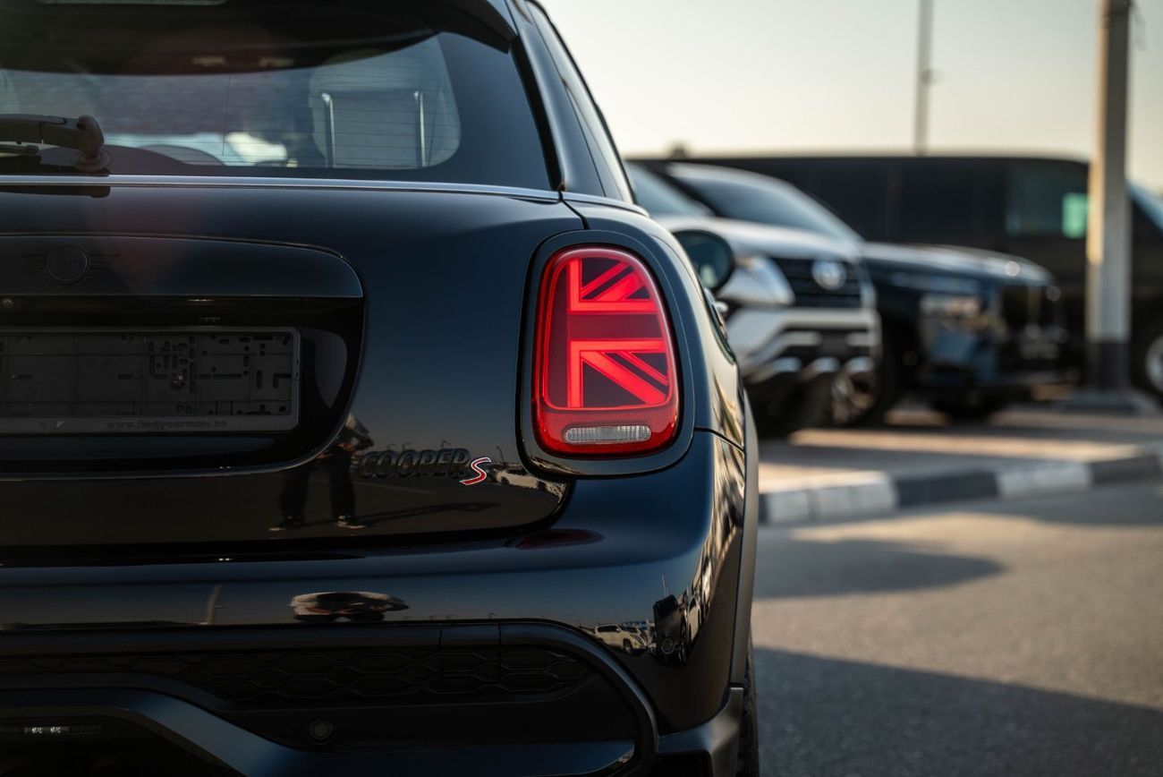 Mini Cooper S 2023 Agency Warranty Full Service History GCC 2.0L Turbo 4 Cylinders Low Mileage