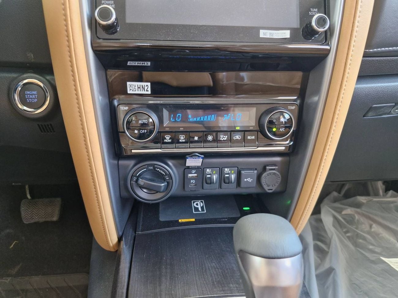 تويوتا فورتونر Fortuner 4x4 4.0L  V6- 25YM