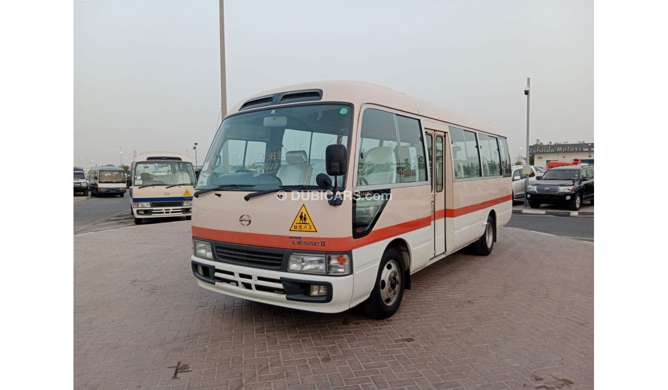 Hino Liesse II HINO LIESSE II BUS RIGHT HAND DRIVE (PM1393)