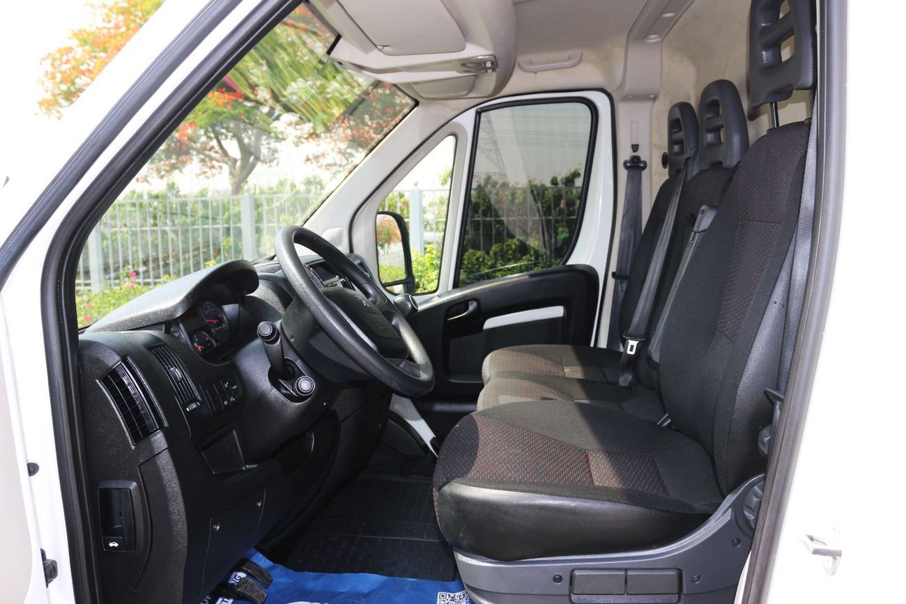 بيجو بوكسر PEUGEOT BOXER 2022 (L2H2) GCC ONLY 150,000KM MANUAL