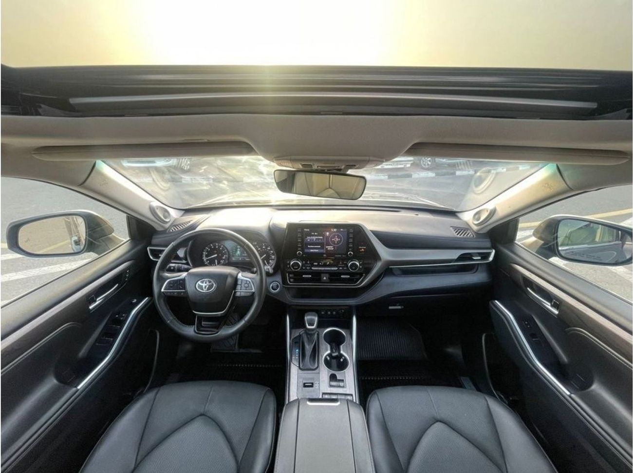 تويوتا هايلاندر 2021 Toyota Highlander Limited Edition 3.5L With multiple Driving Mode - Front & Back With Radar / E