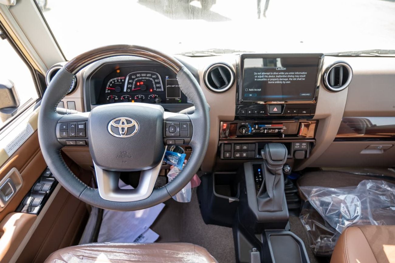 Toyota Land Cruiser 70 LC 76 2.8L | Diesel | 4 Cylinder | 6 Speed Automatic | 5 Door | 5 Seats