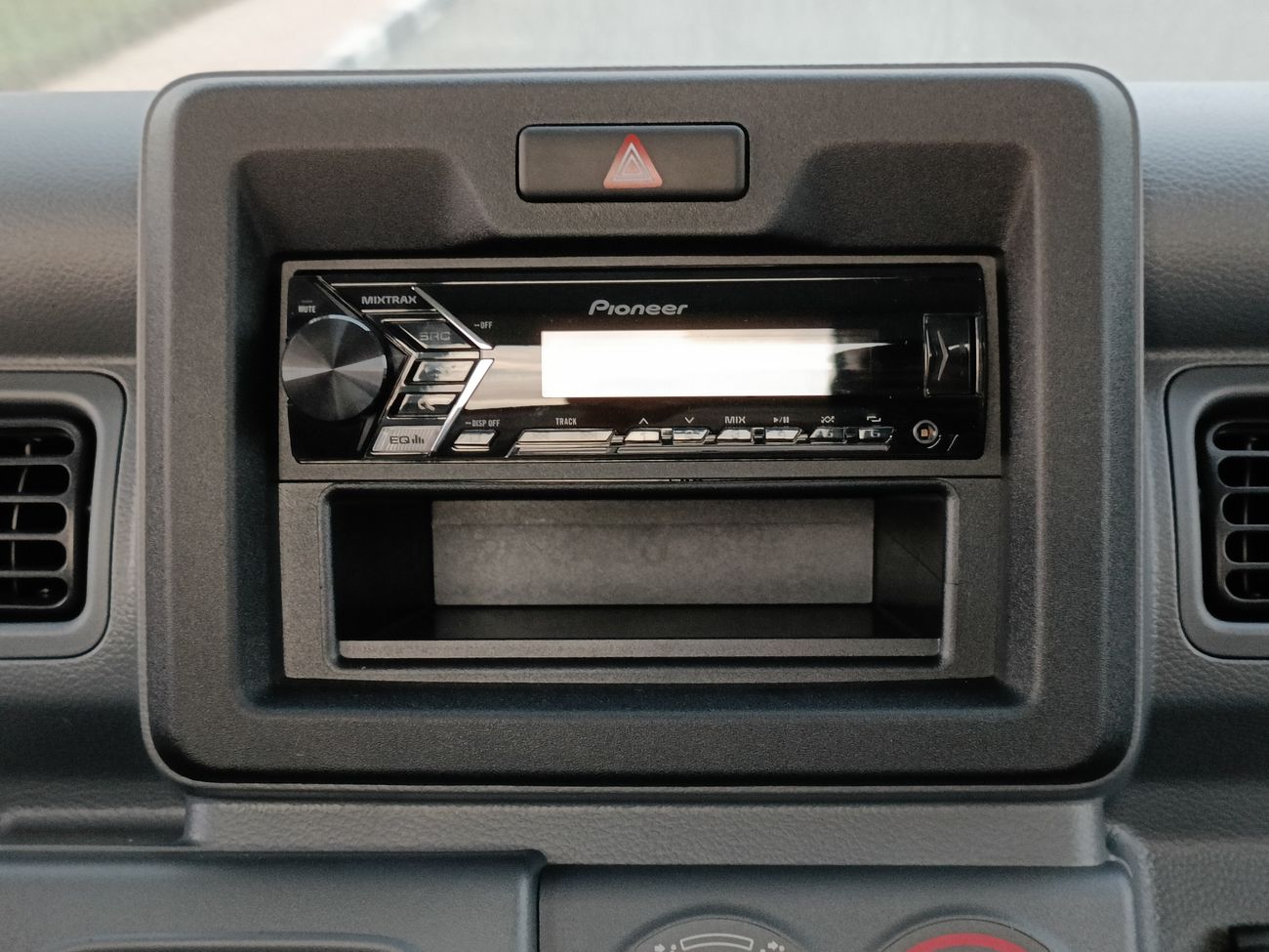 Suzuki Carry PICKUP, 1.5L 4CY PETROL, MANUAL GEAR BOX / WHITE ((FOR EXPORT ONLY)