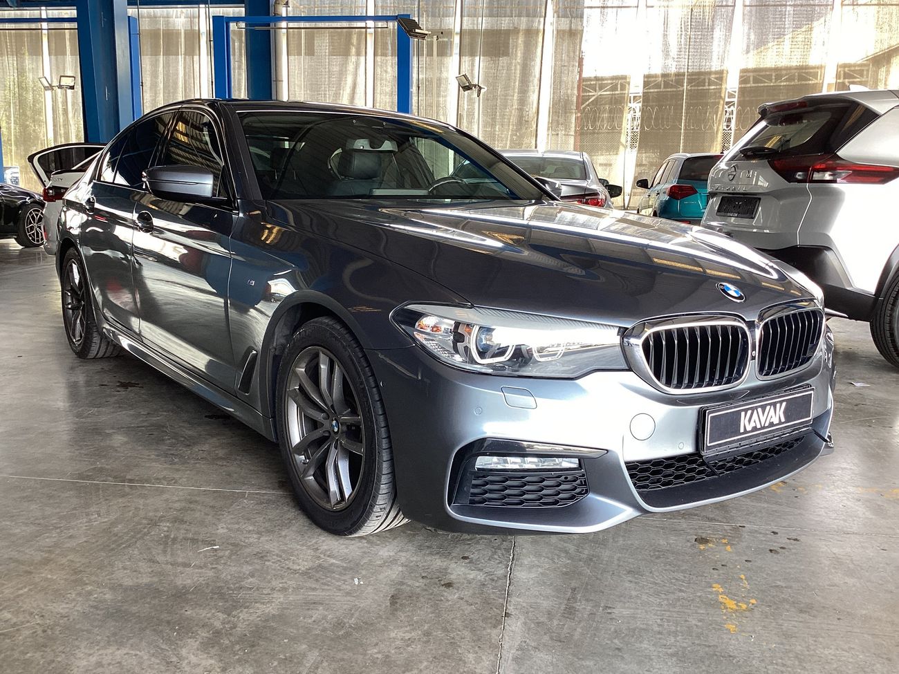 بي أم دبليو 520i M Sport | Carnival Sale • UP TO AED 20,000 OFF | شامل الضمان | 0 ﺪﻔﻋﺓ ﺃﻮﻟﻯ