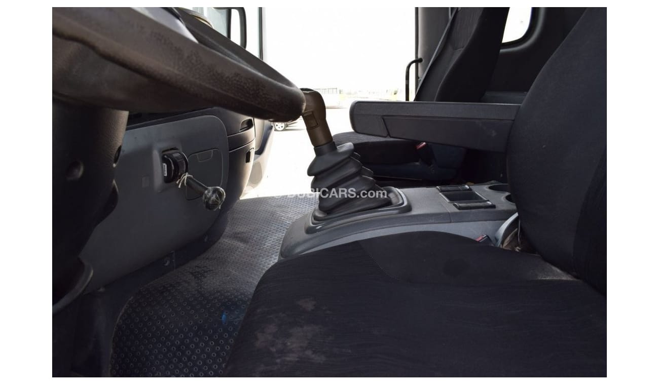 Tata Prima Tata 4438 Prime Mover with Trailer, Model:2015. Only done 20378 km done 20