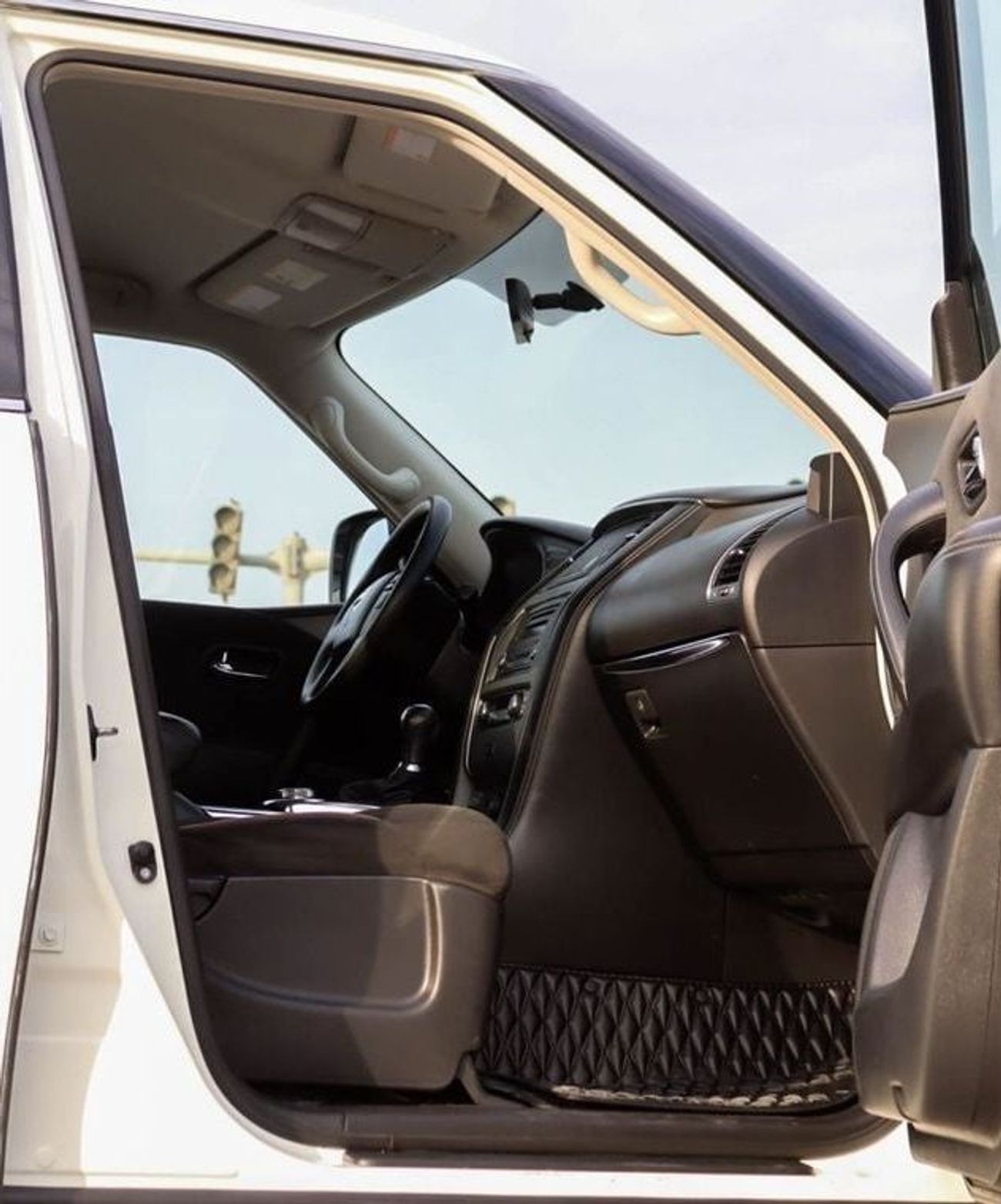 Nissan Patrol XE T1 5.6L Nissan Patrol 5.6L, V8, 2019, GCC,  Original Paint, accident-free, in excellent condition