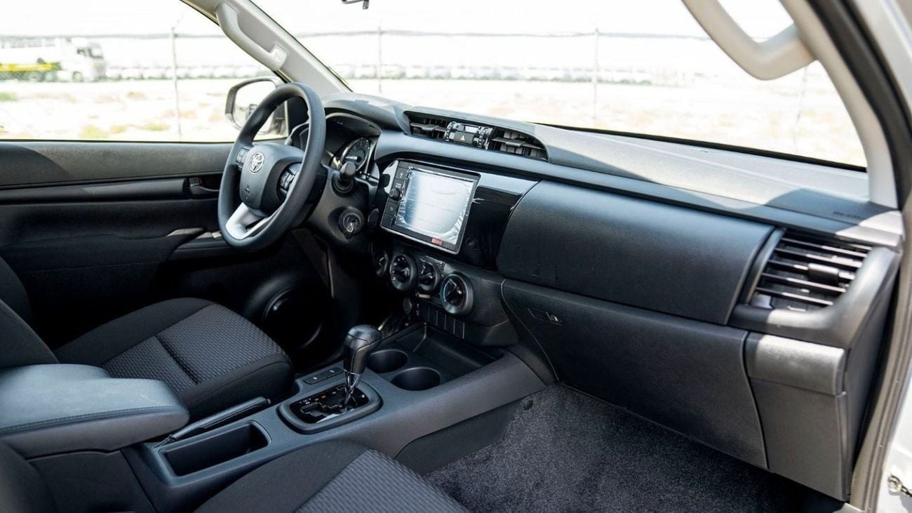 Toyota Hilux SGLX Toyota Hilux 2.4L Diesel AT 4x4 Mid Option 2025