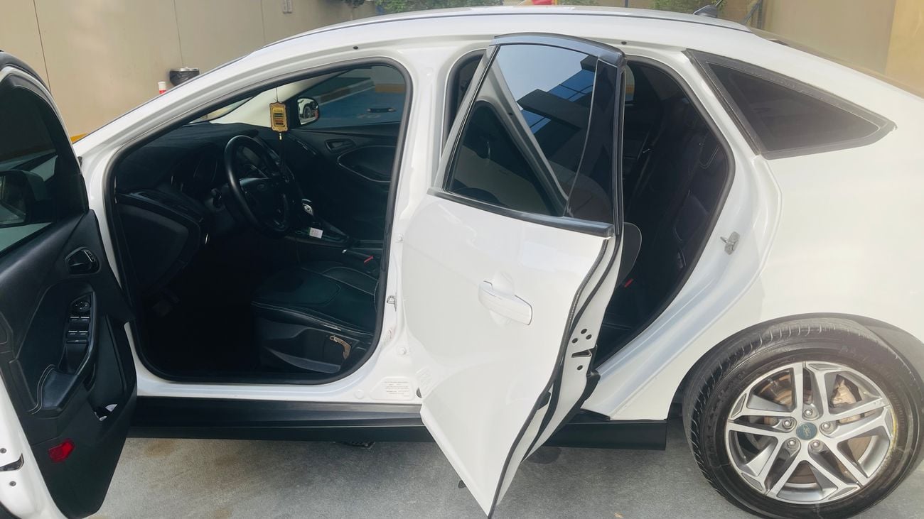 فورد فوكاس sedan,1.5 ecoboost,5 door