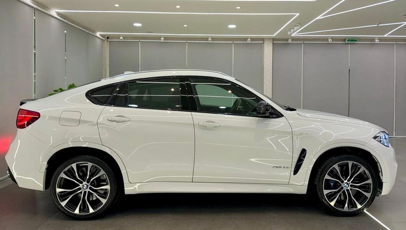 BMW X6 40i Luxury 3.0L LOVELY BMW X6 V6 || TOP RANGE || M_KIT || GCC || LIKE NEW || SCREENS II LOW MILEAGE