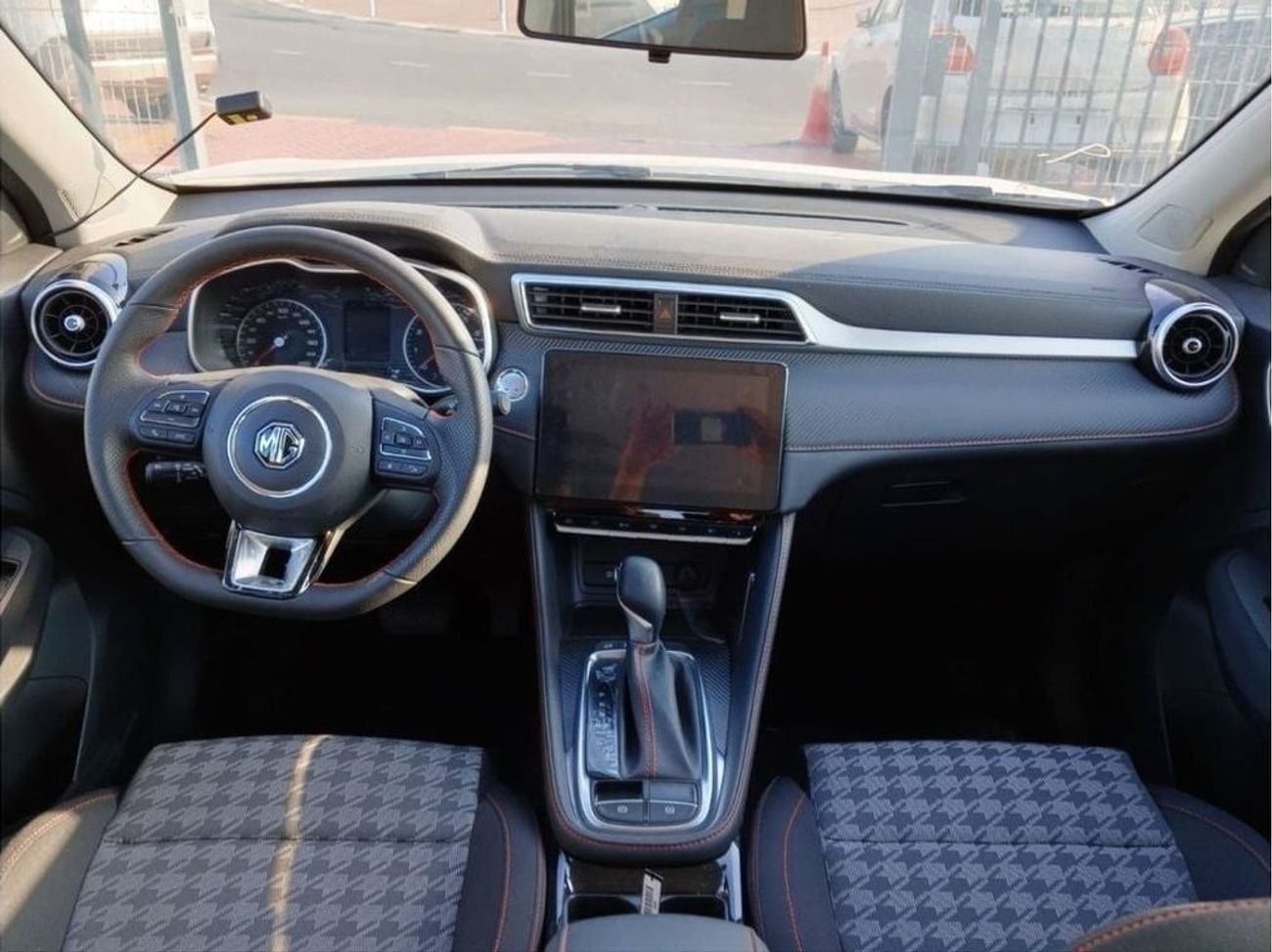 MG ZS Comfort 2025  1.5L  FWD  Petrol  SUV  silver color