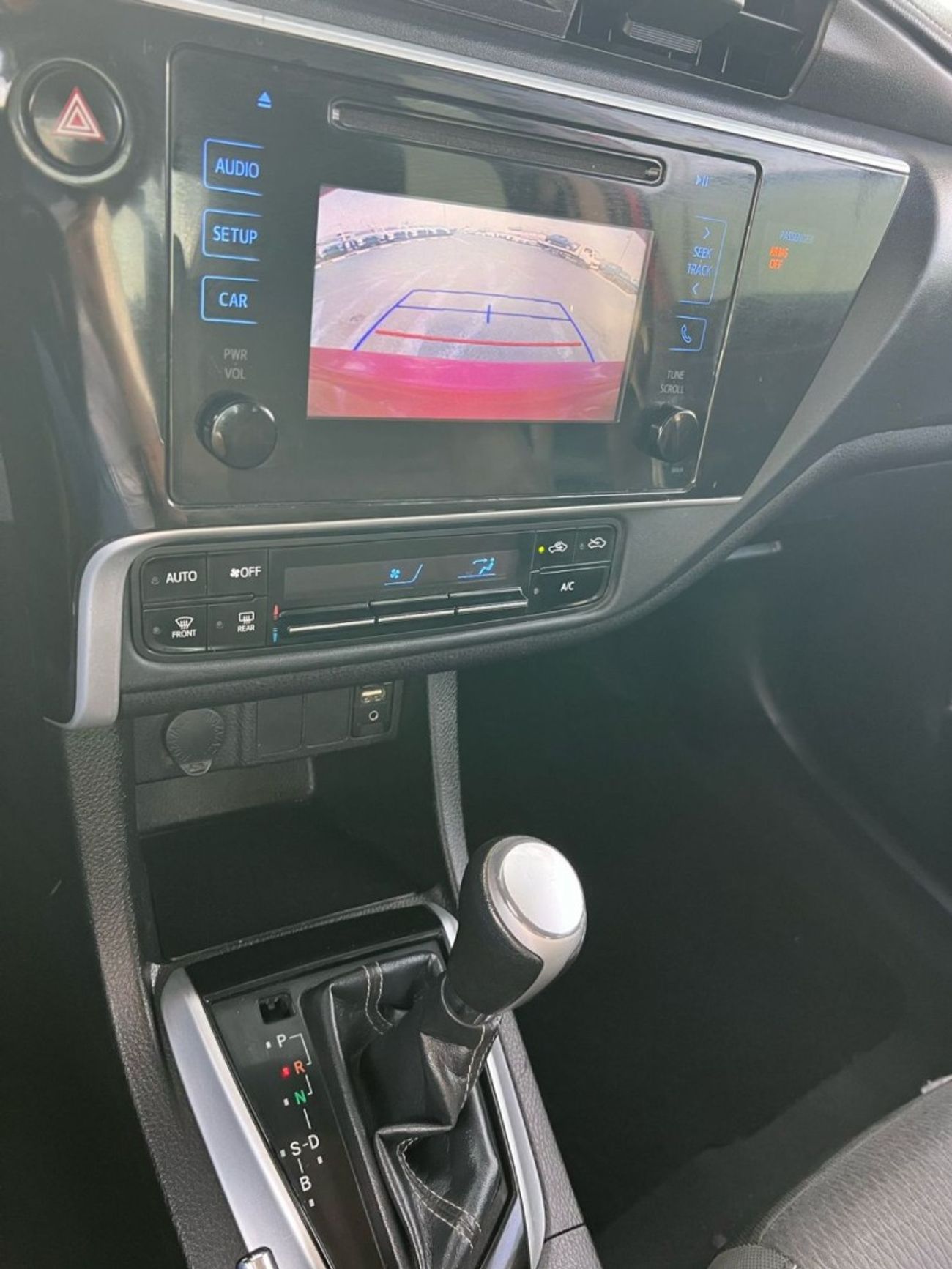 Toyota Corolla 2018 TOYOTA COROLLA 1.8L - PW - REAR CAMERA - BLUETOOTH - AUTOMATIC TRANSMISSION - VERY CLEAN FROM I