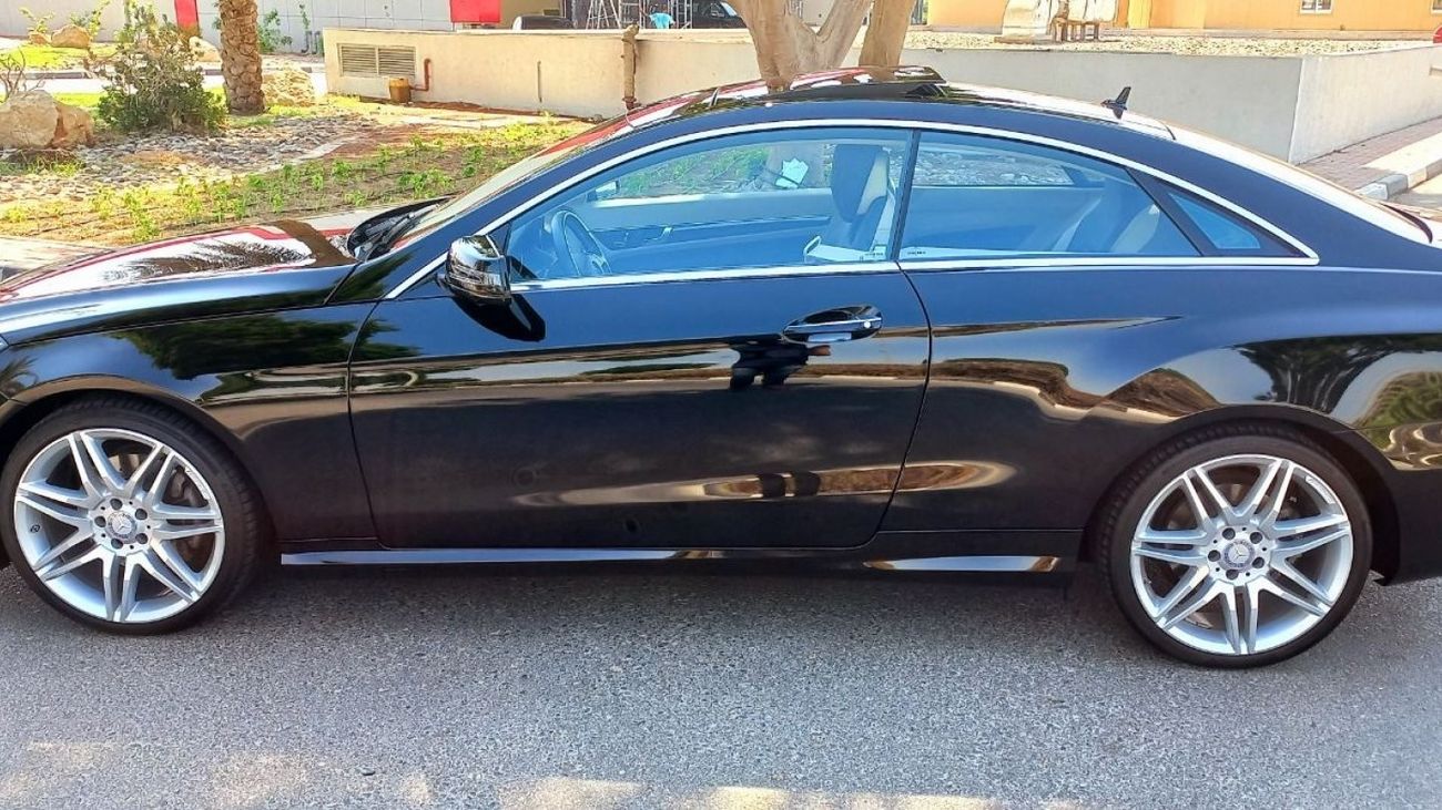 Mercedes-Benz E 320 E320 GCC FULLY LOADED Very Low mileage