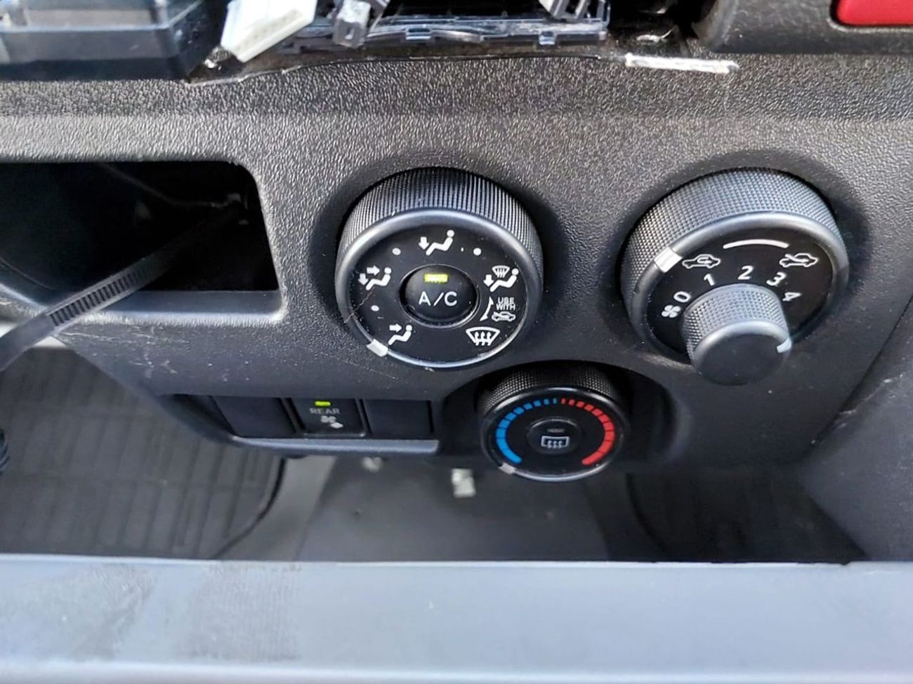 Toyota Hiace TOYOTA HIACE VAN AMBULANCE RHD 2016 MODEL 2.7 L PETROL AUTOMATIC(PM15710)