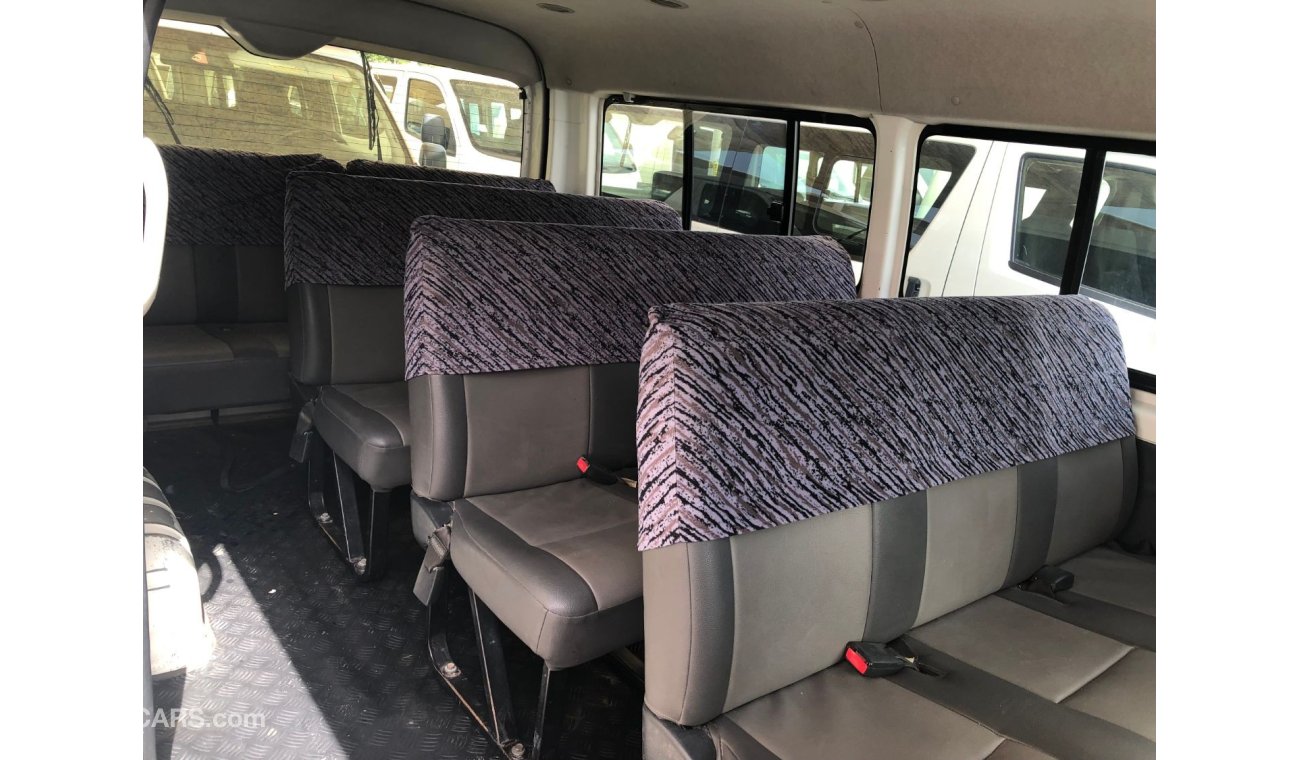 Toyota Hiace Toyota Hiace Midroof 15 seater bus , Diesel, Model:2011. Excellent condition