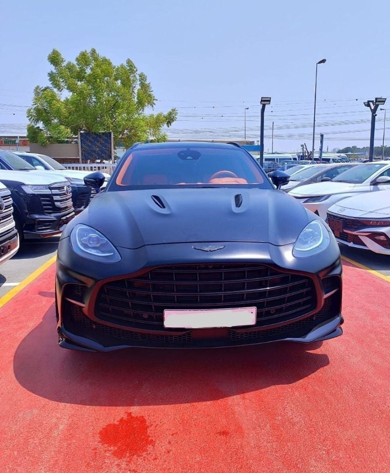 Aston Martin DBX Aston Martin DBX707 Model 2023 Petrol 4.0 AT V8 – Full Option – Luxury Sports SUV – Carbon Fiber Package