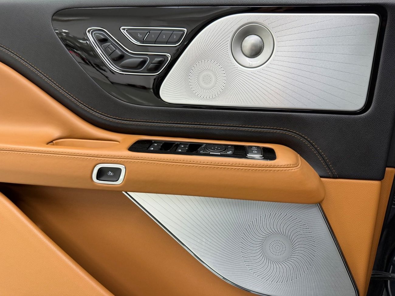 لينكولن أفياتور Presidential 3.0L