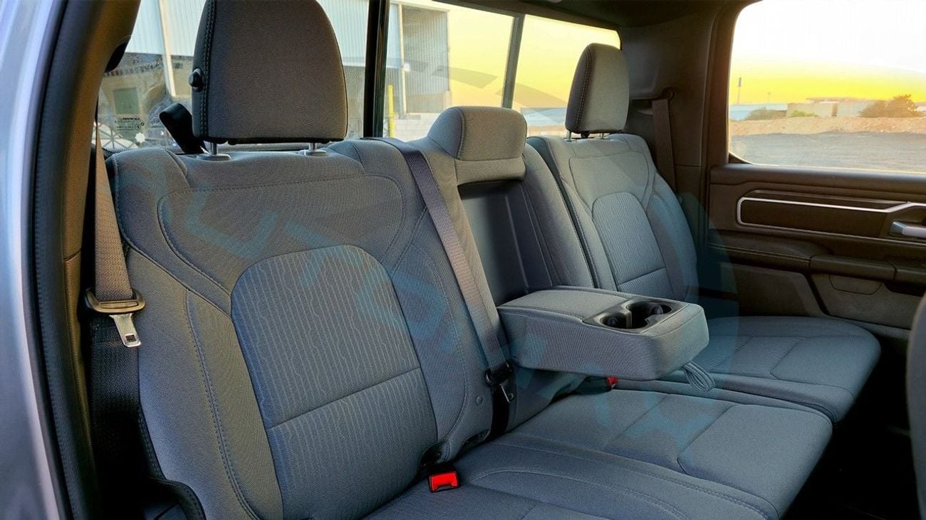 رام 1500 Bighorn eTorque 3.6L V6 4x4 GCC 0Km With 3 Years Or 100,000 Km Warranty