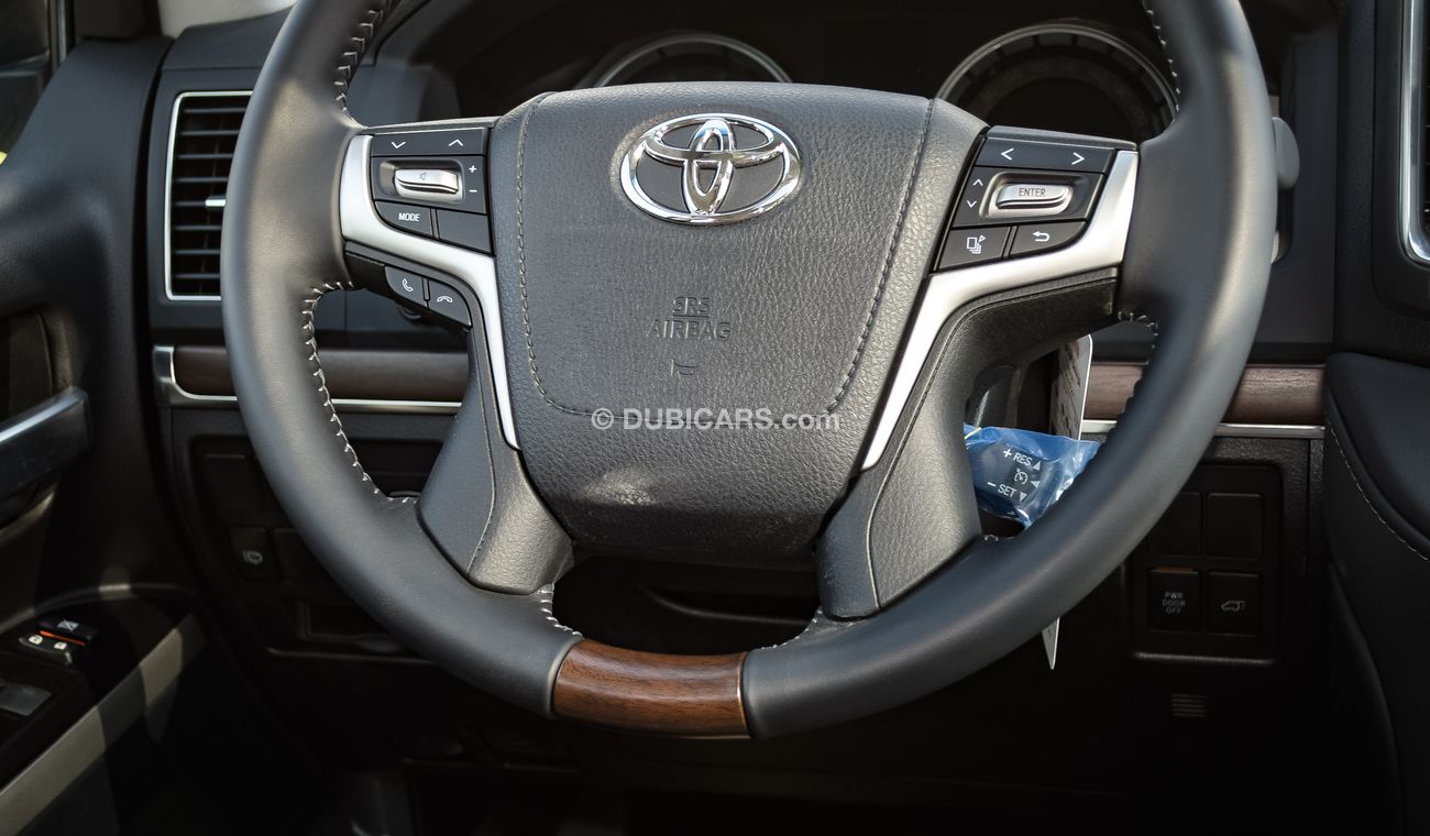 Toyota Land Cruiser VXR 5.7 V8