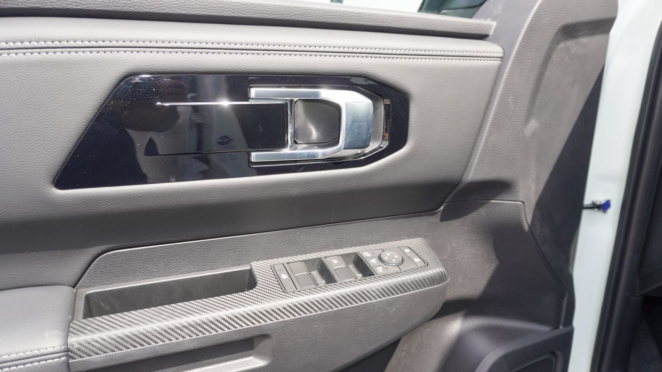 Mitsubishi L200 Brand New Mitsubishi Sportero 2.4L 2025 Diesel 4WD |White/Black |L200-SPORTERO25-A |FOR EXPORT