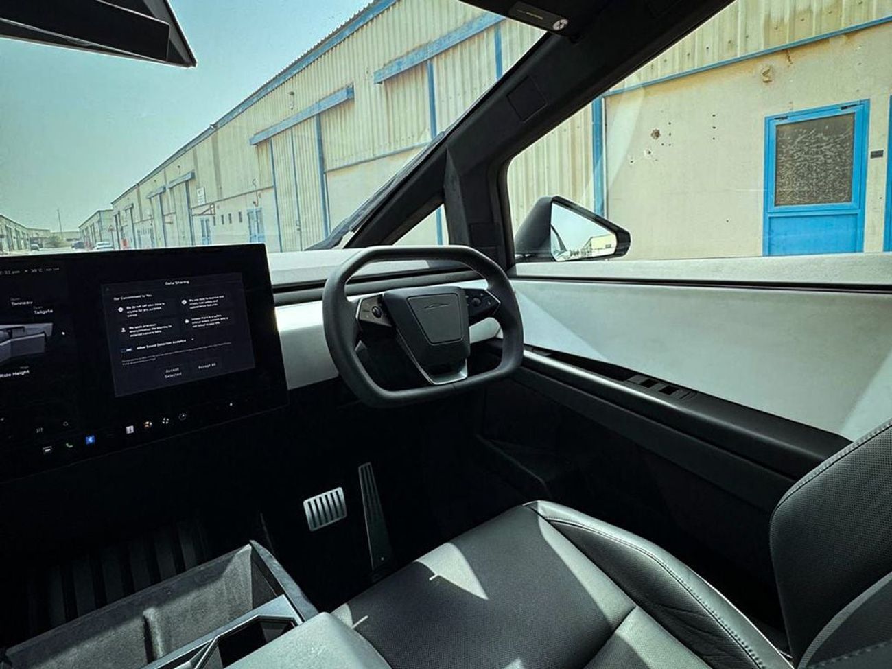 تسلا سايبرتراك AWD Foundation Edition, in RIGHT HAND DRIVE (EXPORT ONLY)