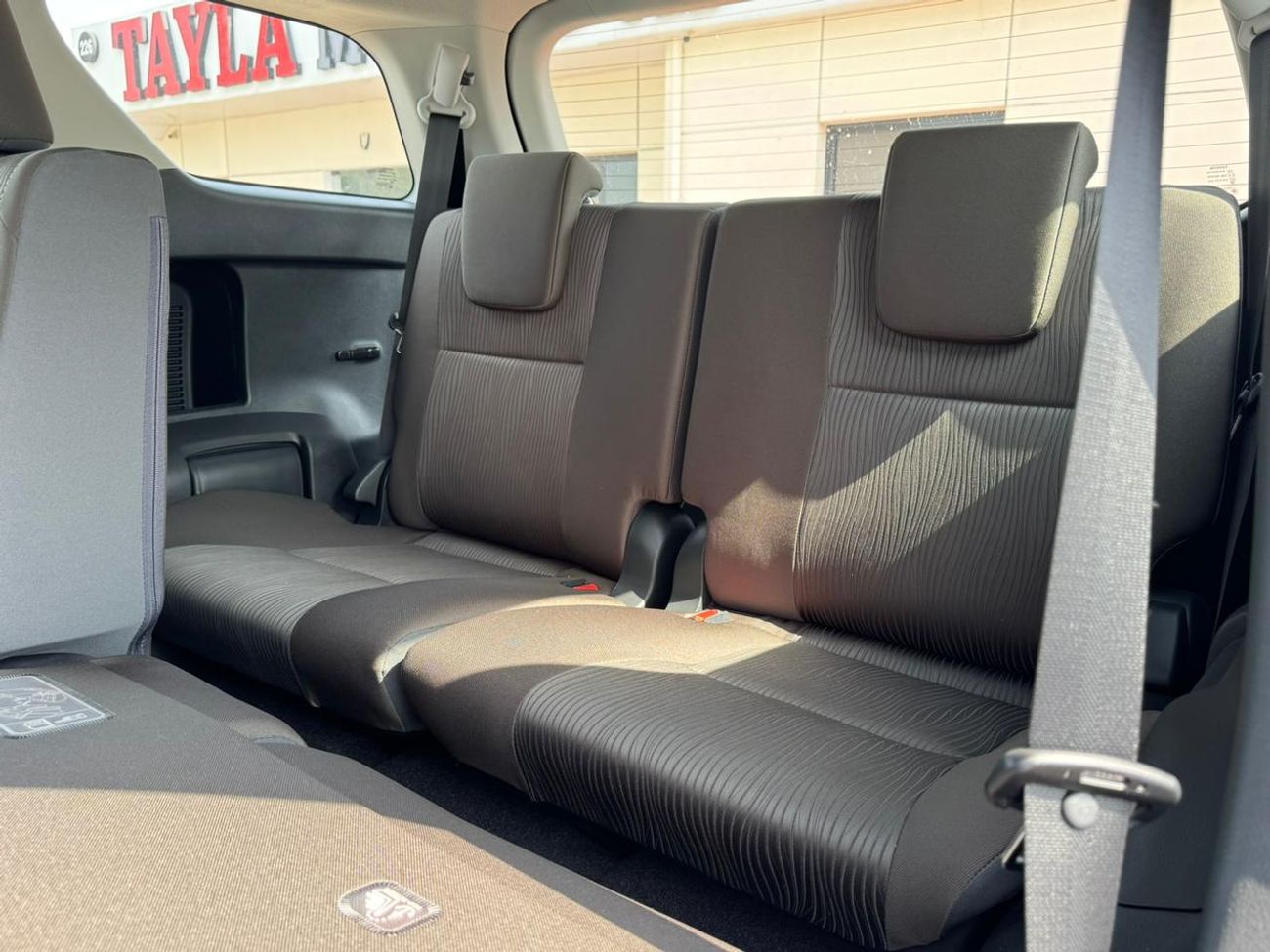 تويوتا فورتونر TOYOTA FORTUNER MID OPTION 4.0L 2025