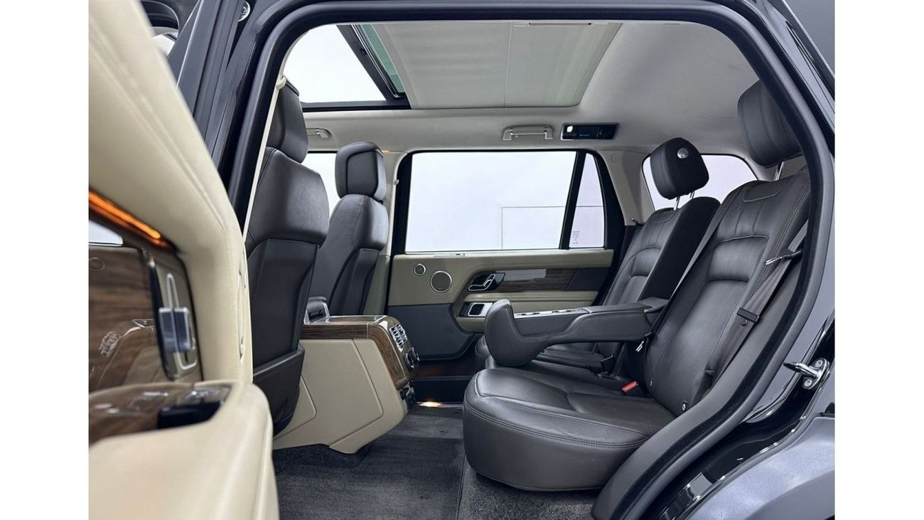 Land Rover Range Rover 2019 Range Rover Vogue, Warranty, Full Range Rover Service History, Low Kms, Excellent Condition GCC