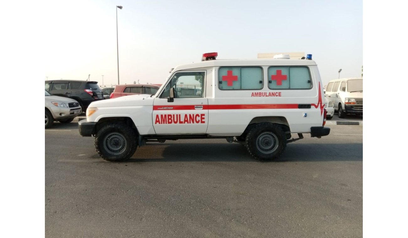 Toyota Land Cruiser TOYOTA LAND CRUISER AMBULANCE LEFT HAND DRIVE (PM 862)