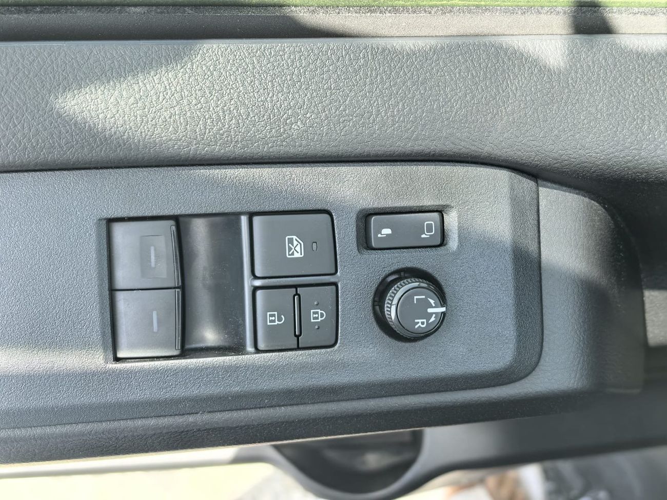 تويوتا هاياس 2026 TOYOTA HIACE 3.5L PETROL 6 SEATER SEMI CARGO