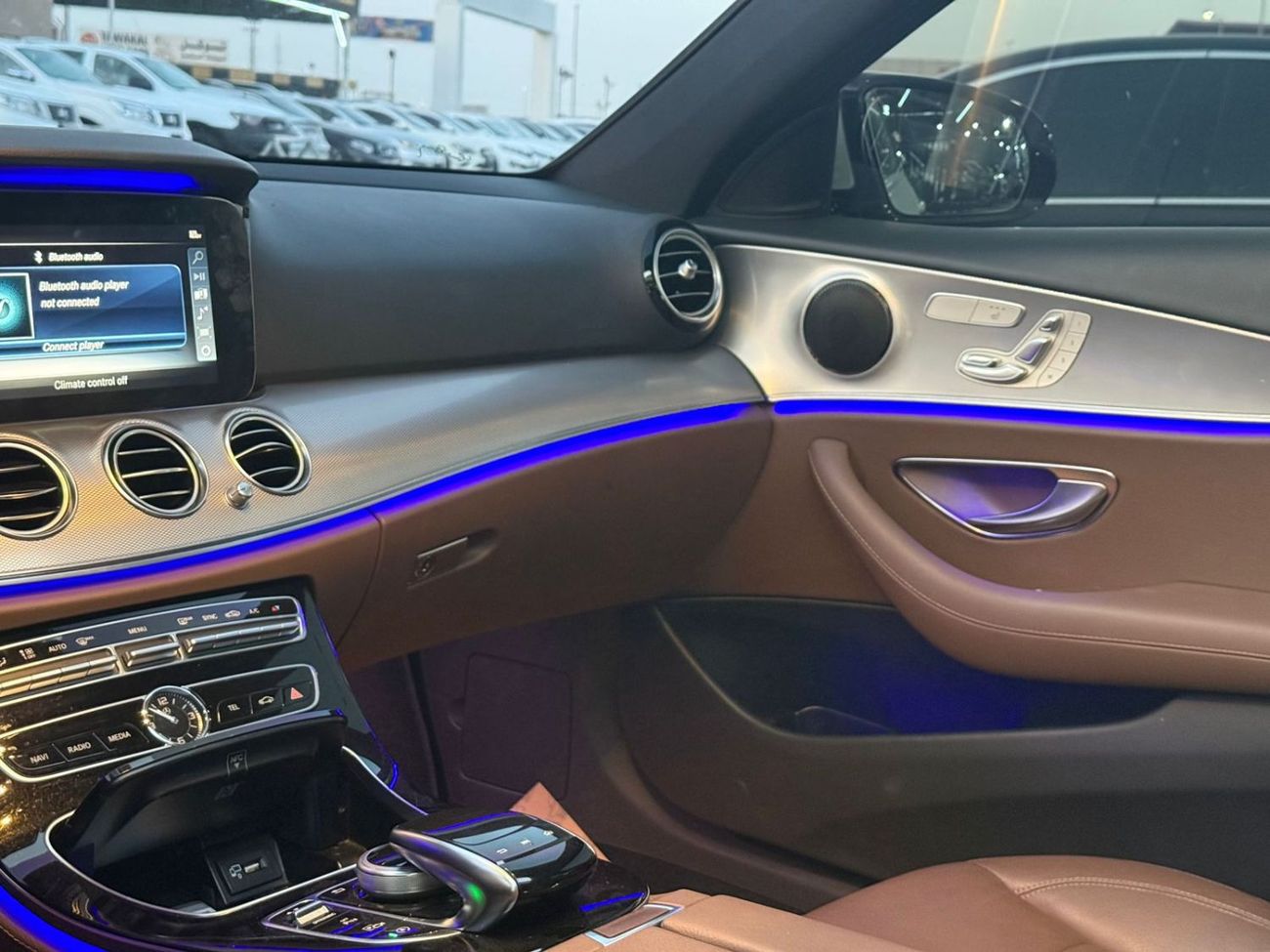 مرسيدس بنز E300 Premium + 2.0L