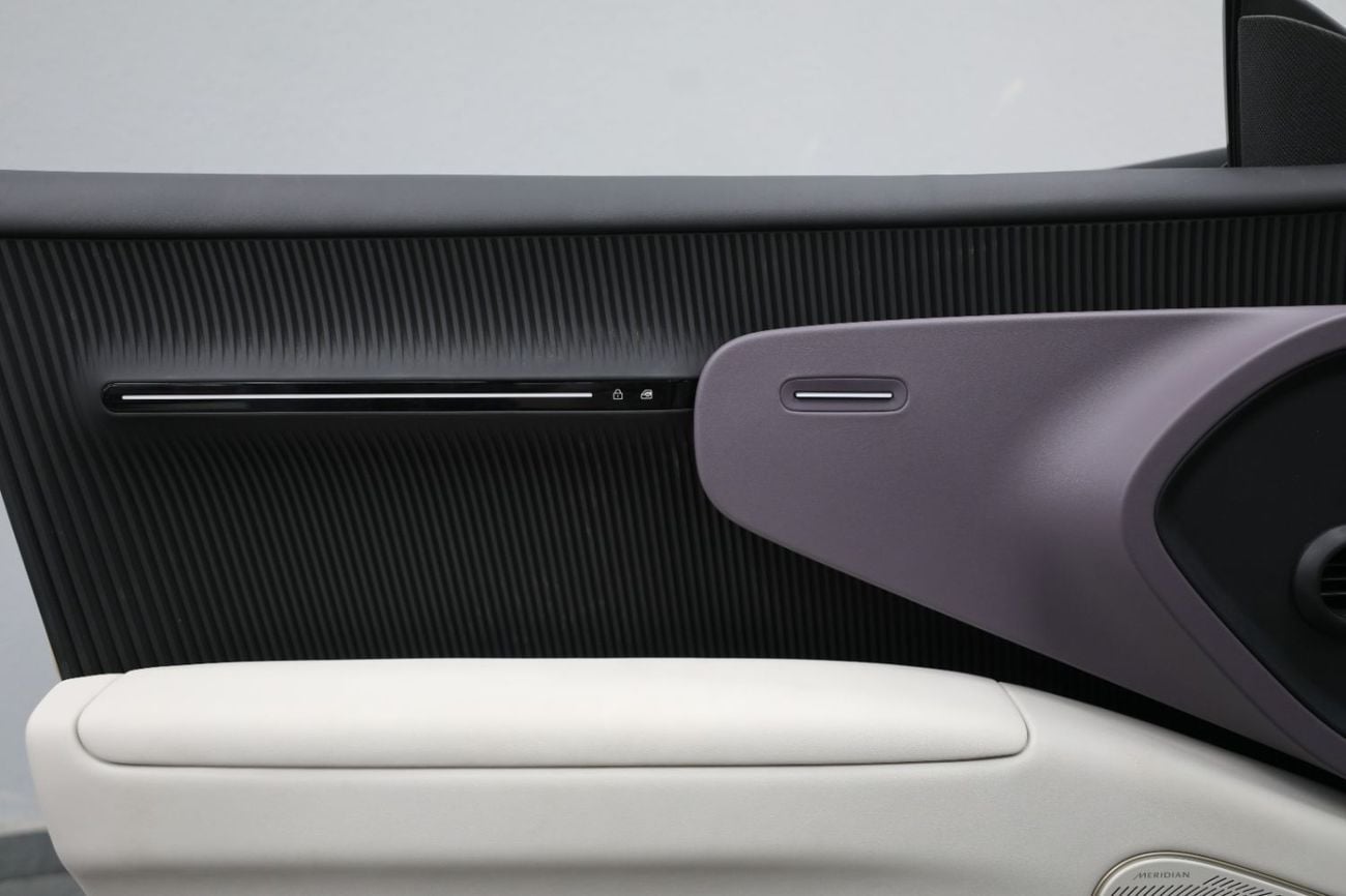 أفاتر 12 Performance AWD