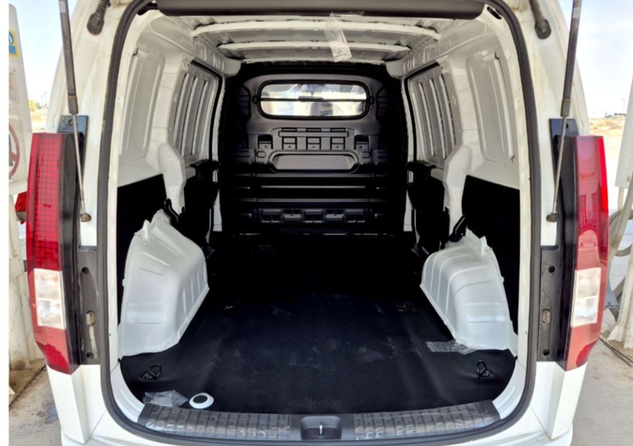 هيونداي ستاريا