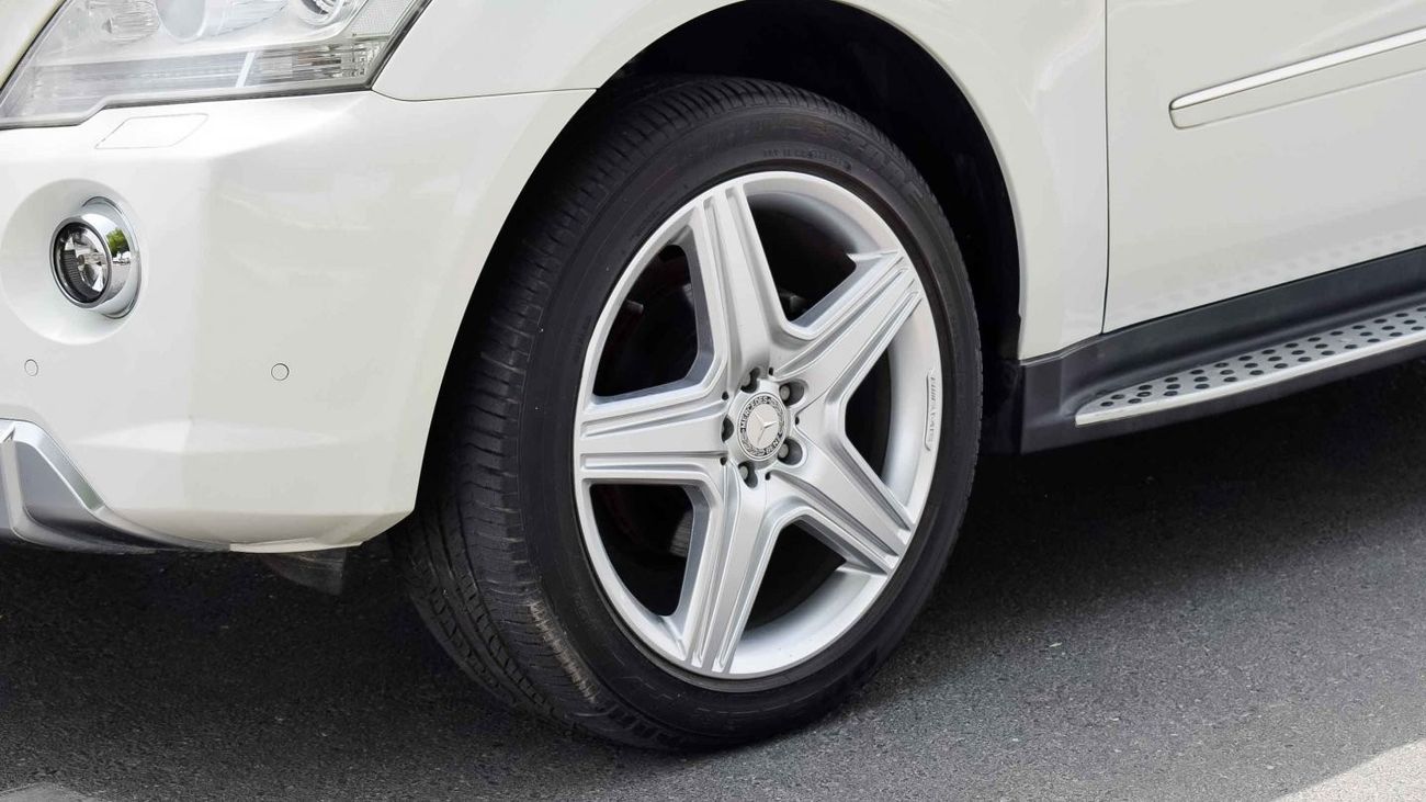 Mercedes-Benz ML 350 Badge of ML- 500 / AMG Body Kit