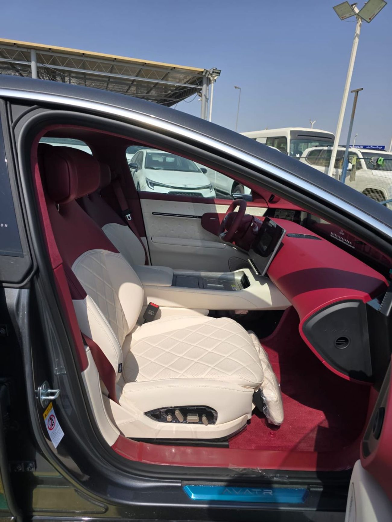 أفاتر 12 GT AWD