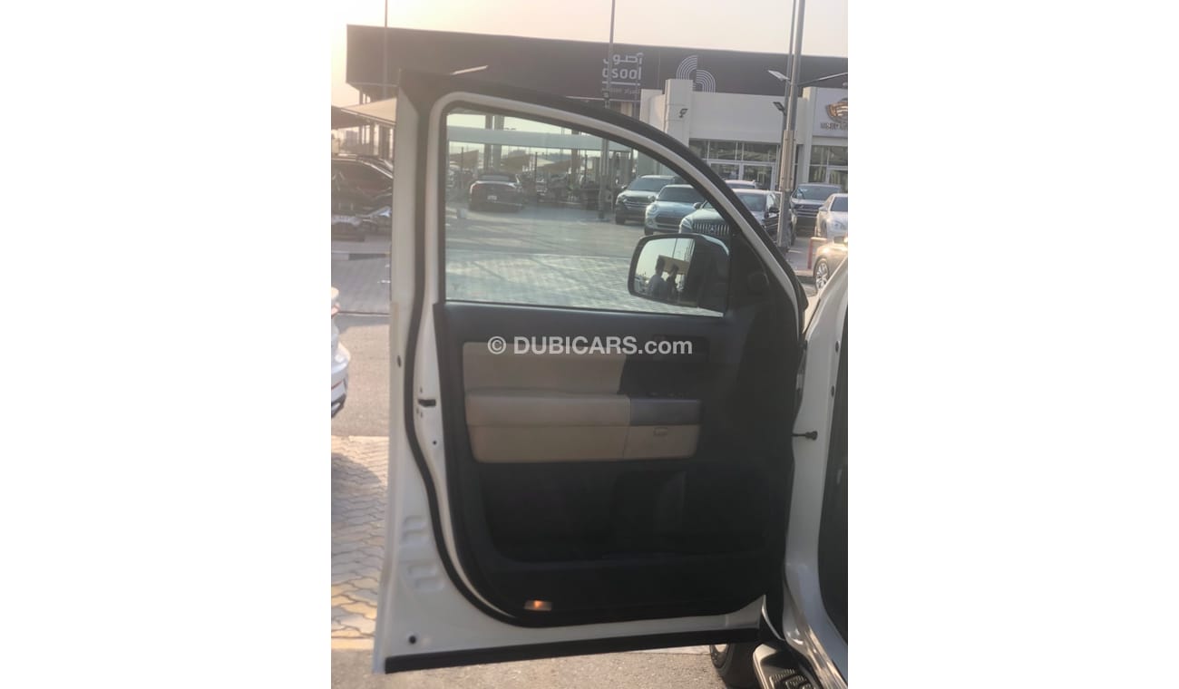 Toyota Sequoia EXR Model 2015 GCC CAR PREFECT CONDITION INSIDE AND OUTSIDE
