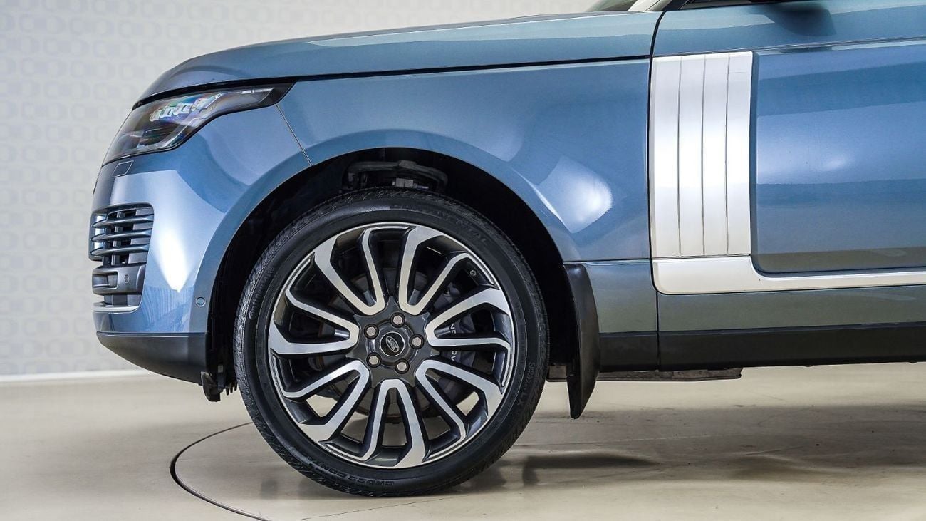 Land Rover Range Rover Vogue SE 5.0L UAE's Very Best Example | 2 Years Free Servicing | AED 5,194 Per Month