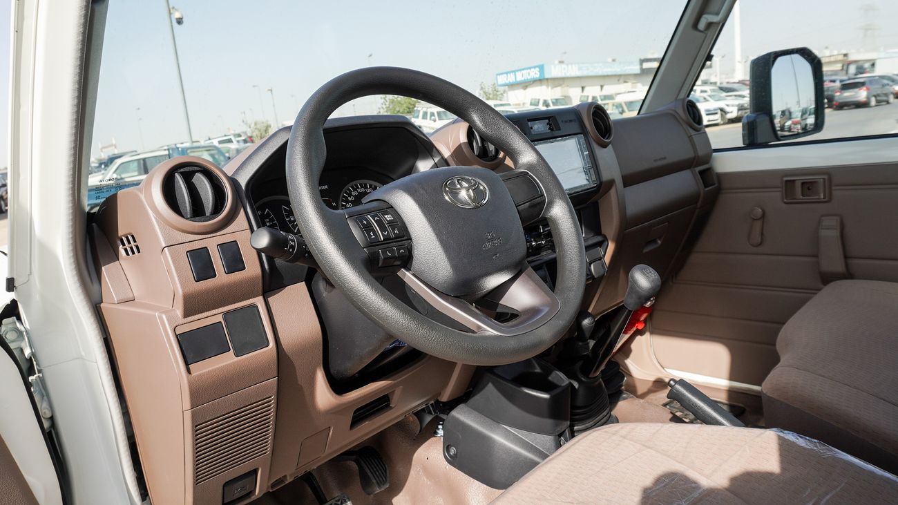 Toyota Land Cruiser Pick Up 4.0L V6 Single Cabin M/T