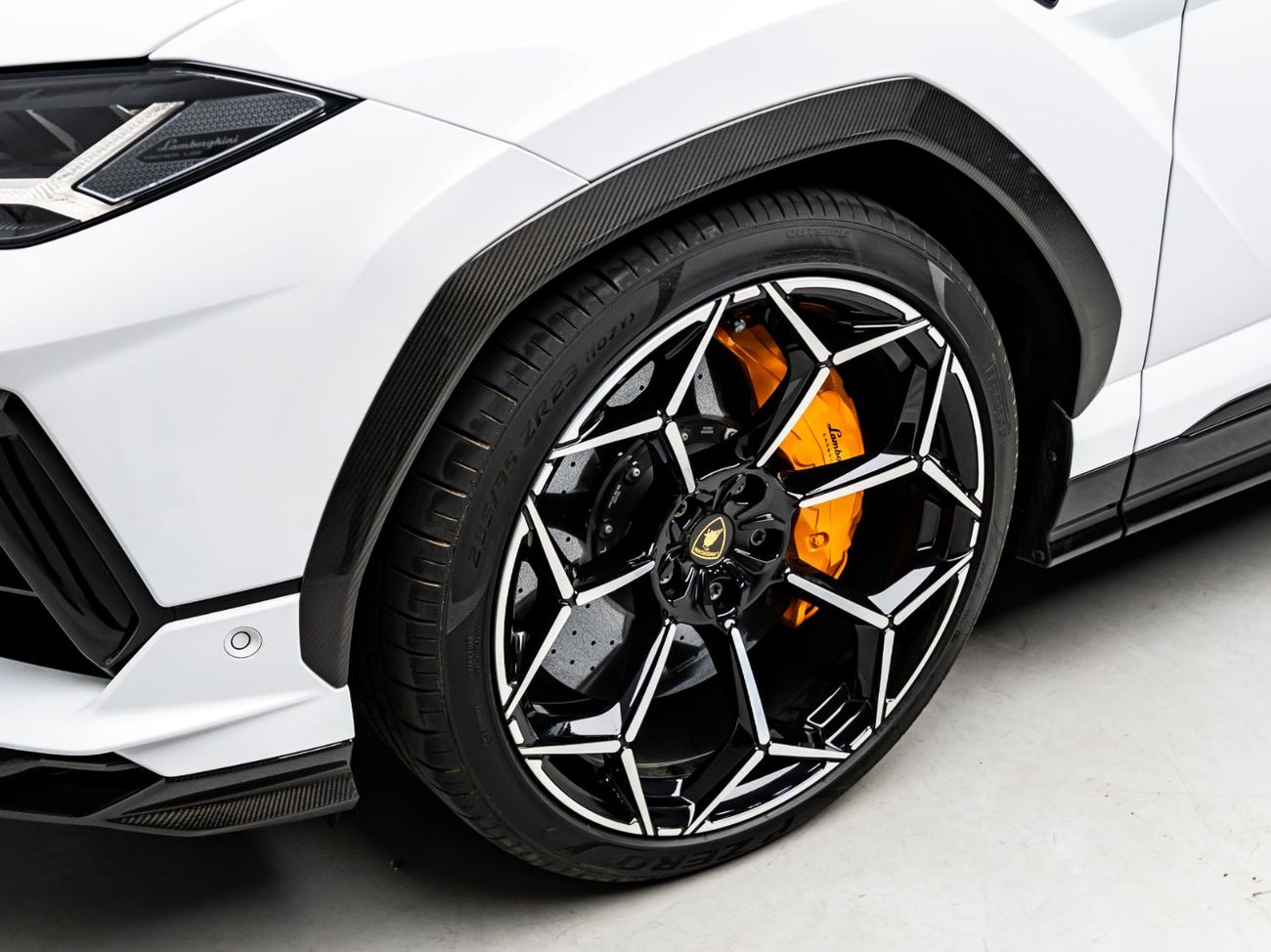 Lamborghini Urus 4.0T V8 Performante 2024 Lamborghini Urus Performante, 4.0 TC V8, 4WD, 657 bhp, 8 Speed Automatic