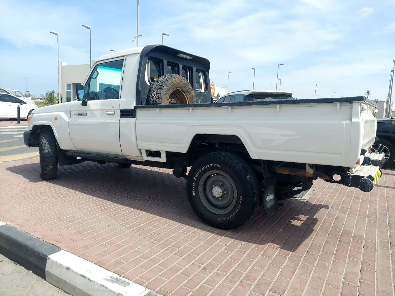 Toyota Land Cruiser Pick Up SC 4.2L DIESEL (1HZ) MANUAL TRANSMISSION