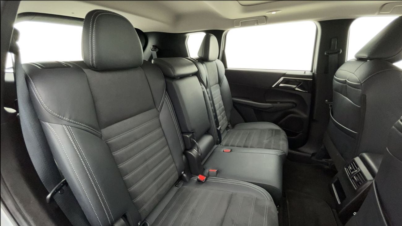 ميتسوبيشي آوتلاندر 2.5L 2024 | 0 DP | 1504/Month | 30 Day Return | Service History