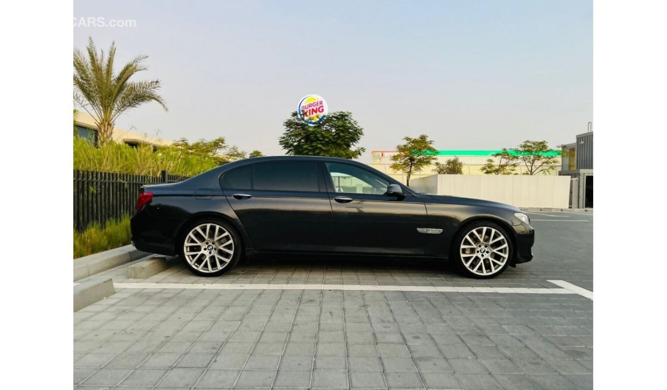 BMW 750Li || Sunroof || GCC || Well Maintained