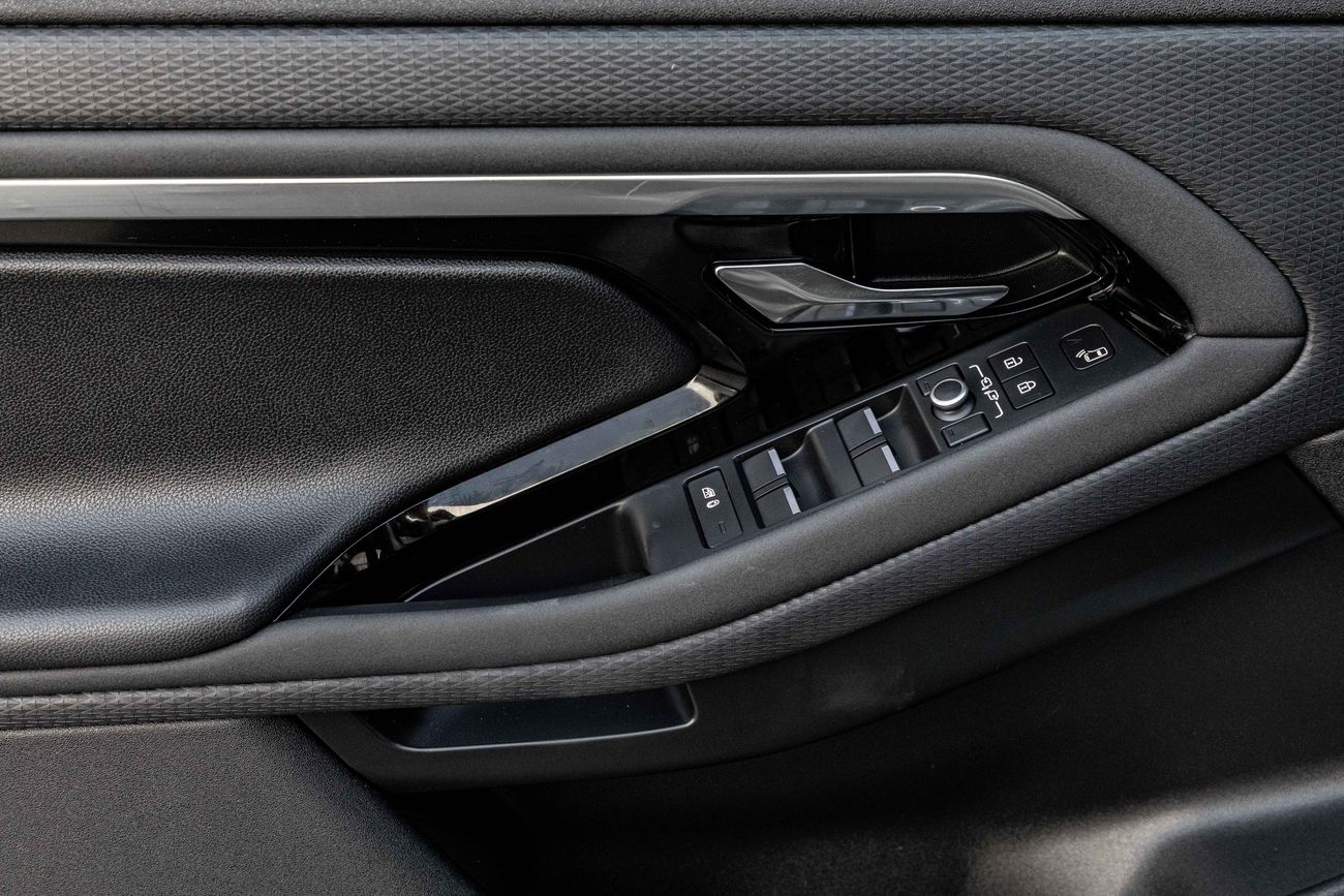 Land Rover Range Rover Evoque Range Rover Evoque SE | 2,644 P.M | 0% Downpayment | Immaculate Condition! | Ramadan Offer!